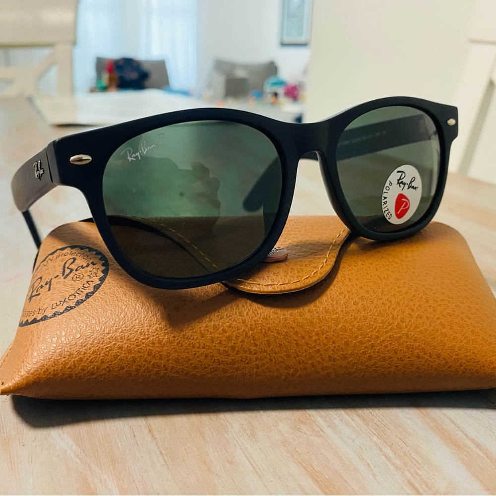 New wayfarer Ray-Ban Polarized